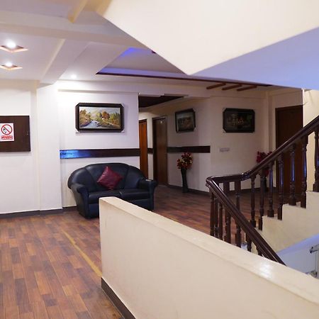 National Hotel Lahore Esterno foto