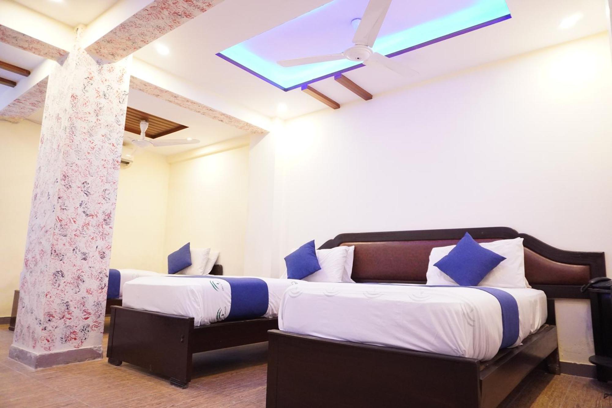 National Hotel Lahore Esterno foto