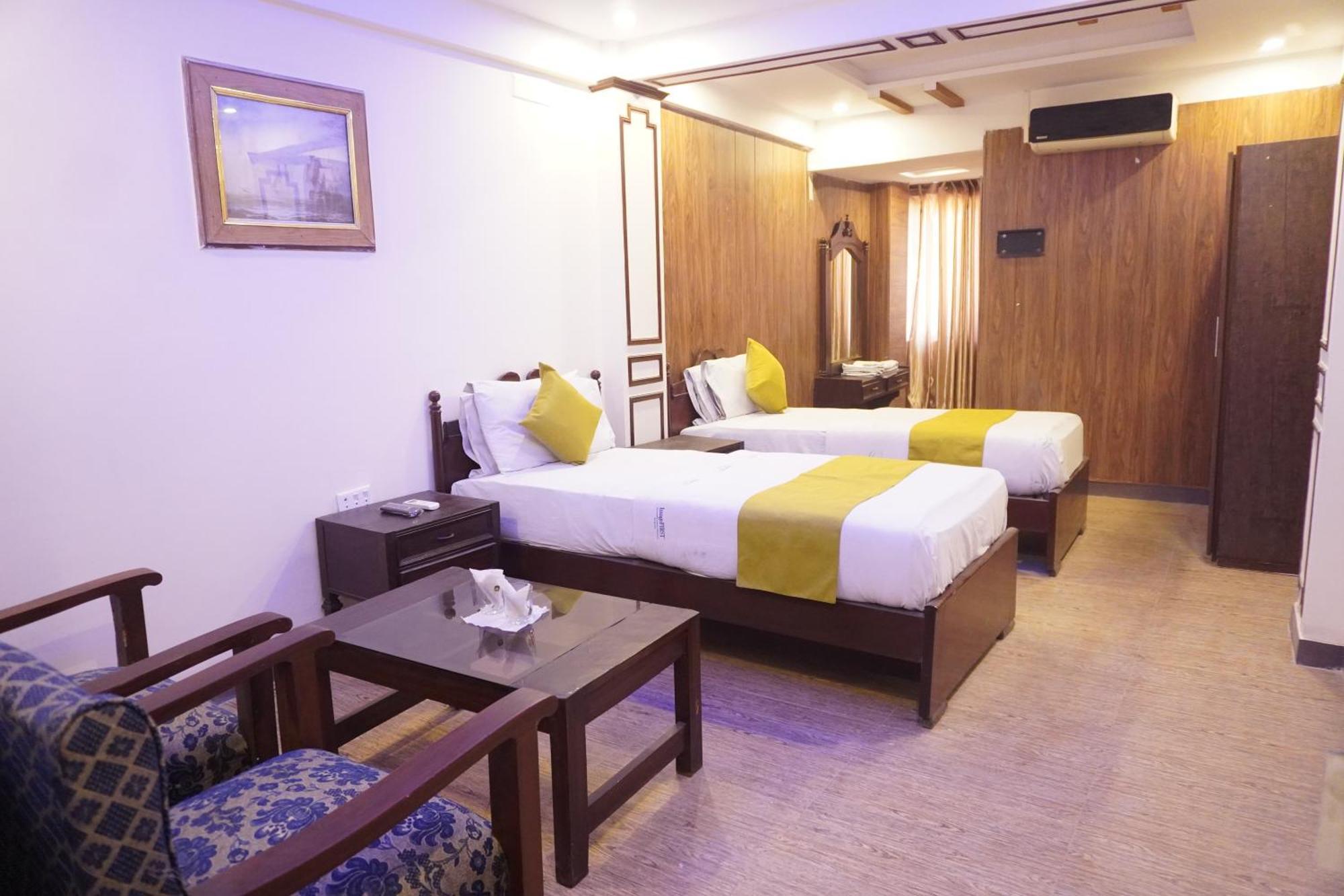 National Hotel Lahore Esterno foto