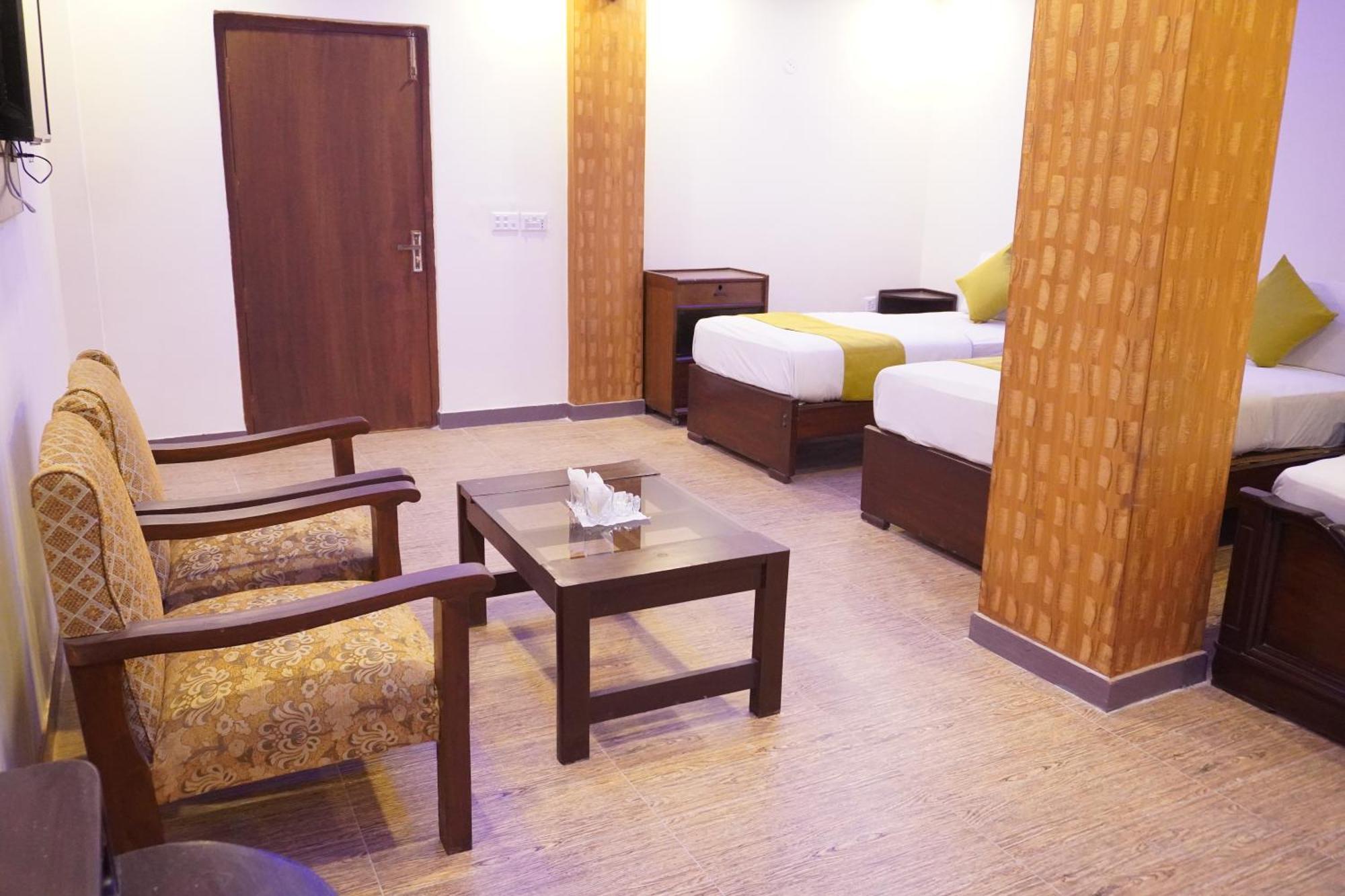 National Hotel Lahore Esterno foto