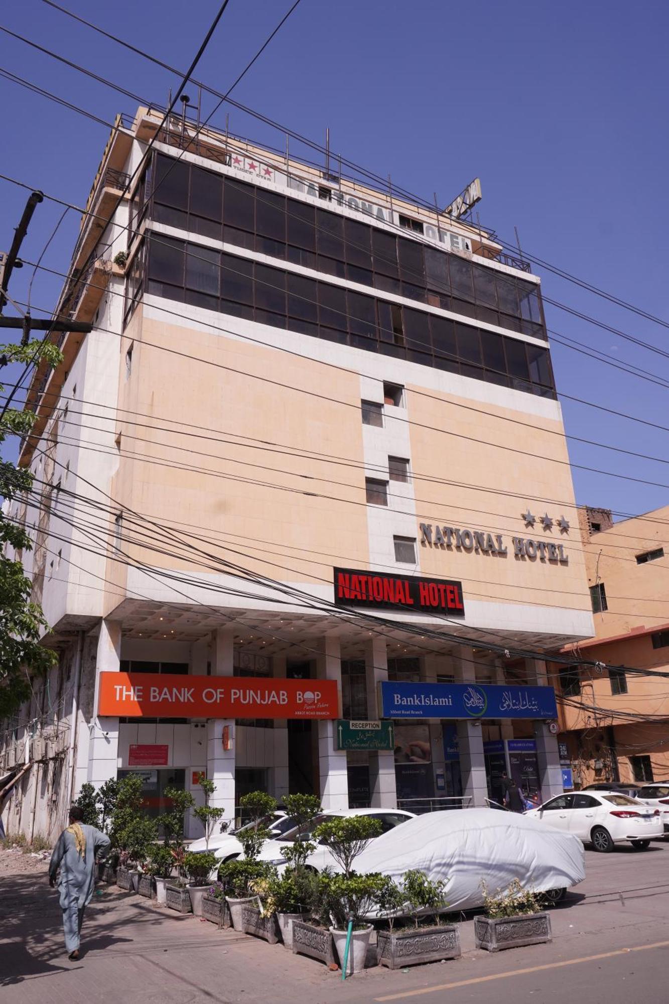 National Hotel Lahore Esterno foto