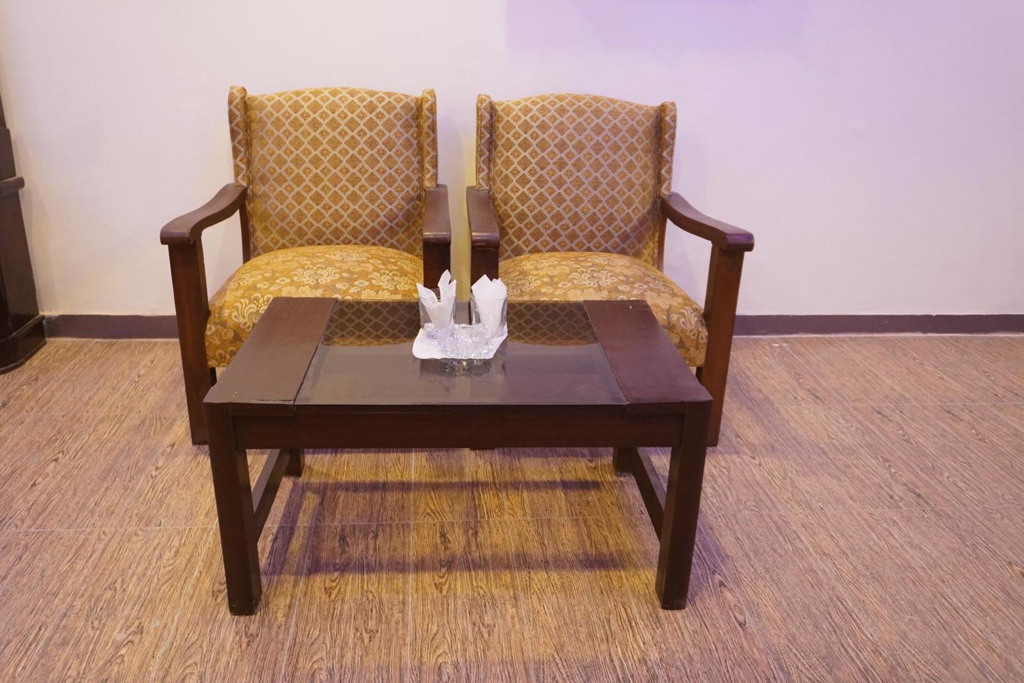 National Hotel Lahore Esterno foto