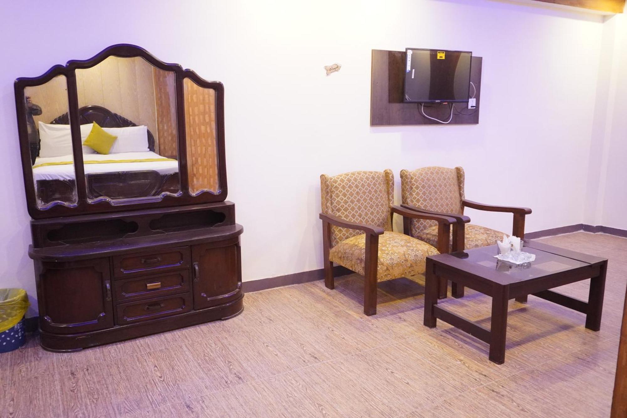 National Hotel Lahore Esterno foto