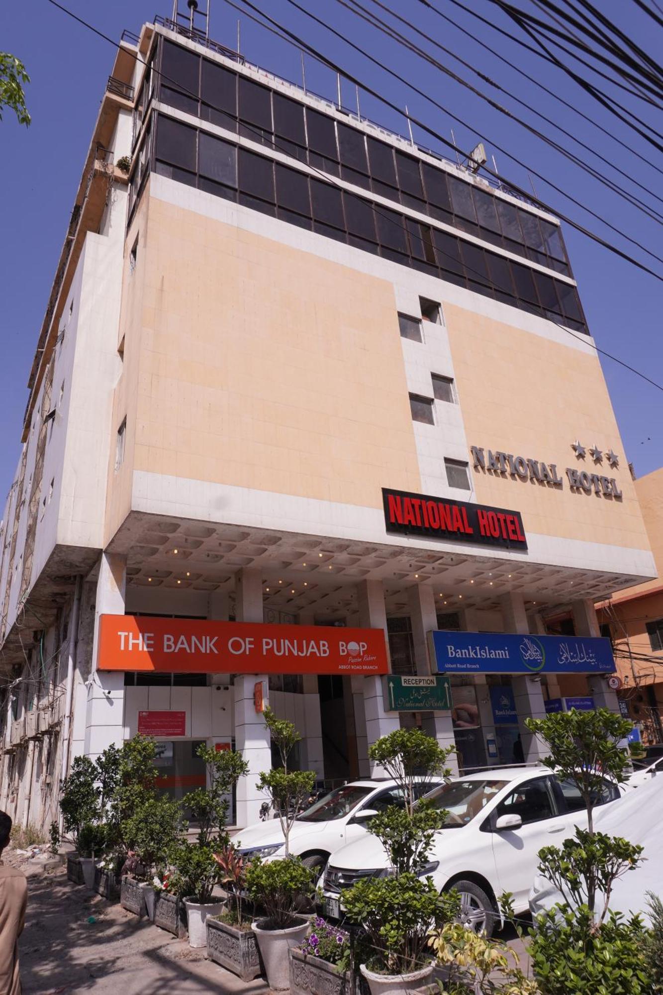 National Hotel Lahore Esterno foto