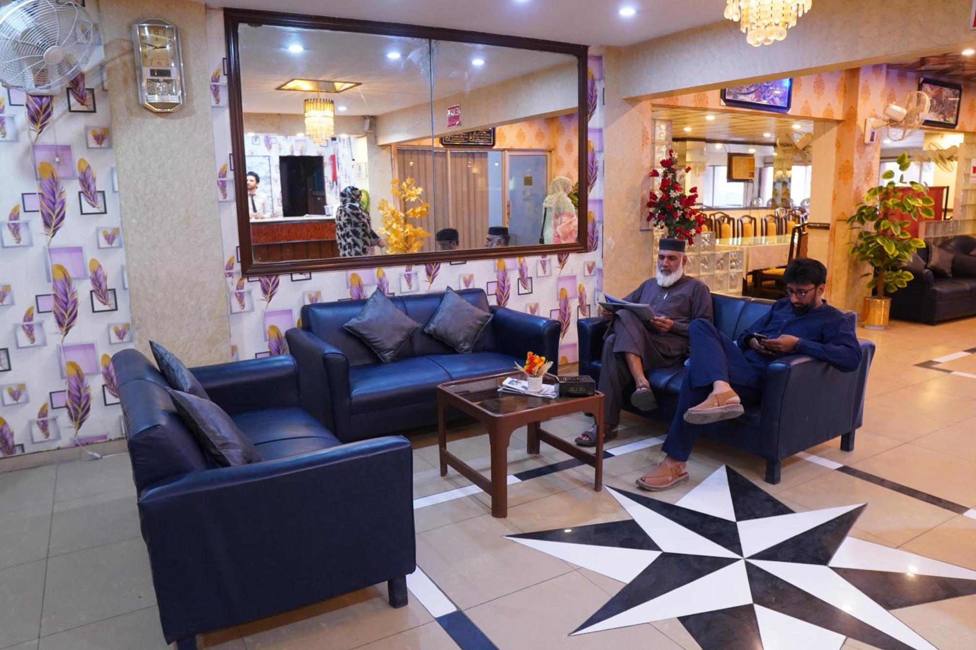 National Hotel Lahore Esterno foto