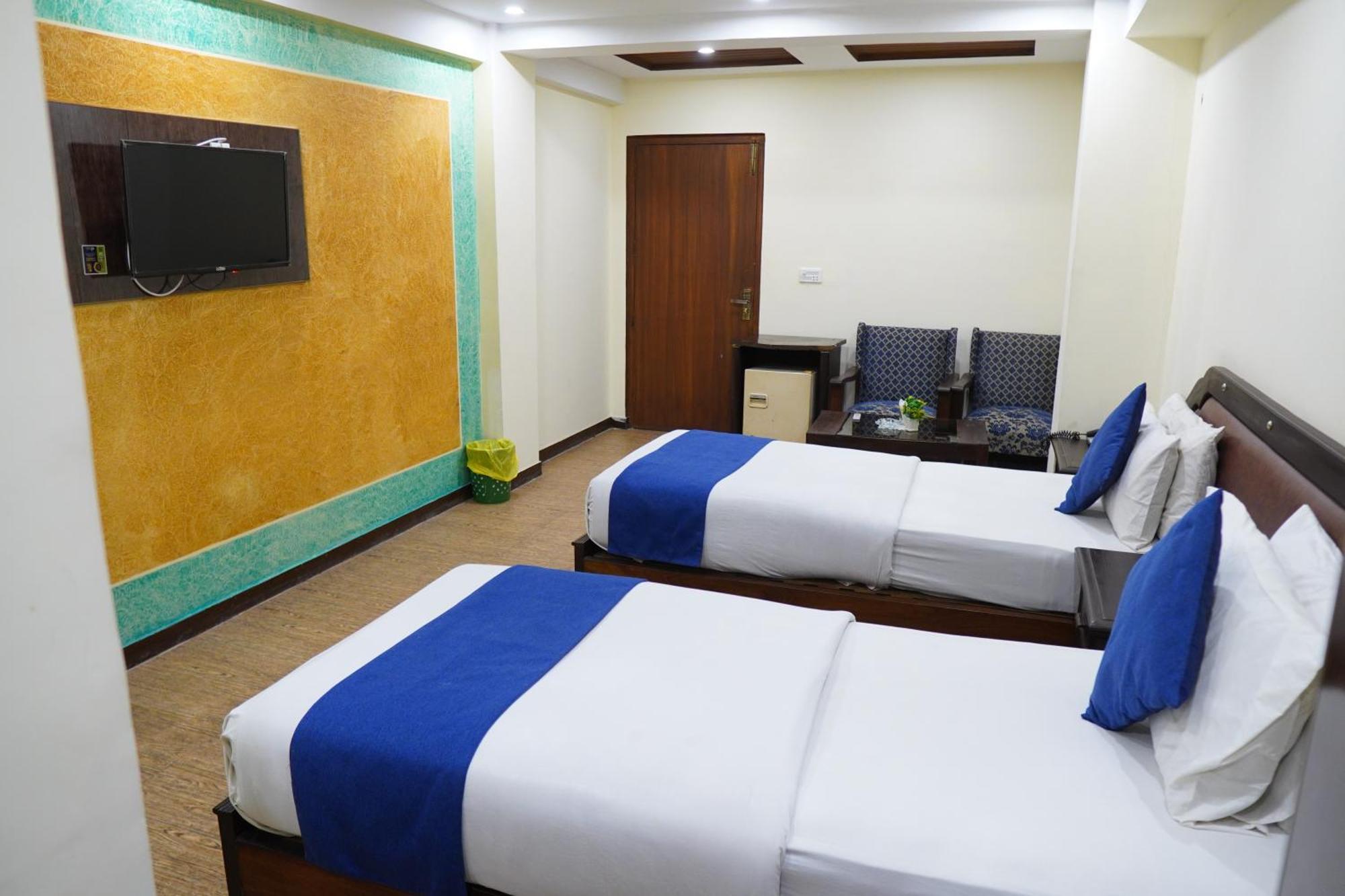 National Hotel Lahore Esterno foto